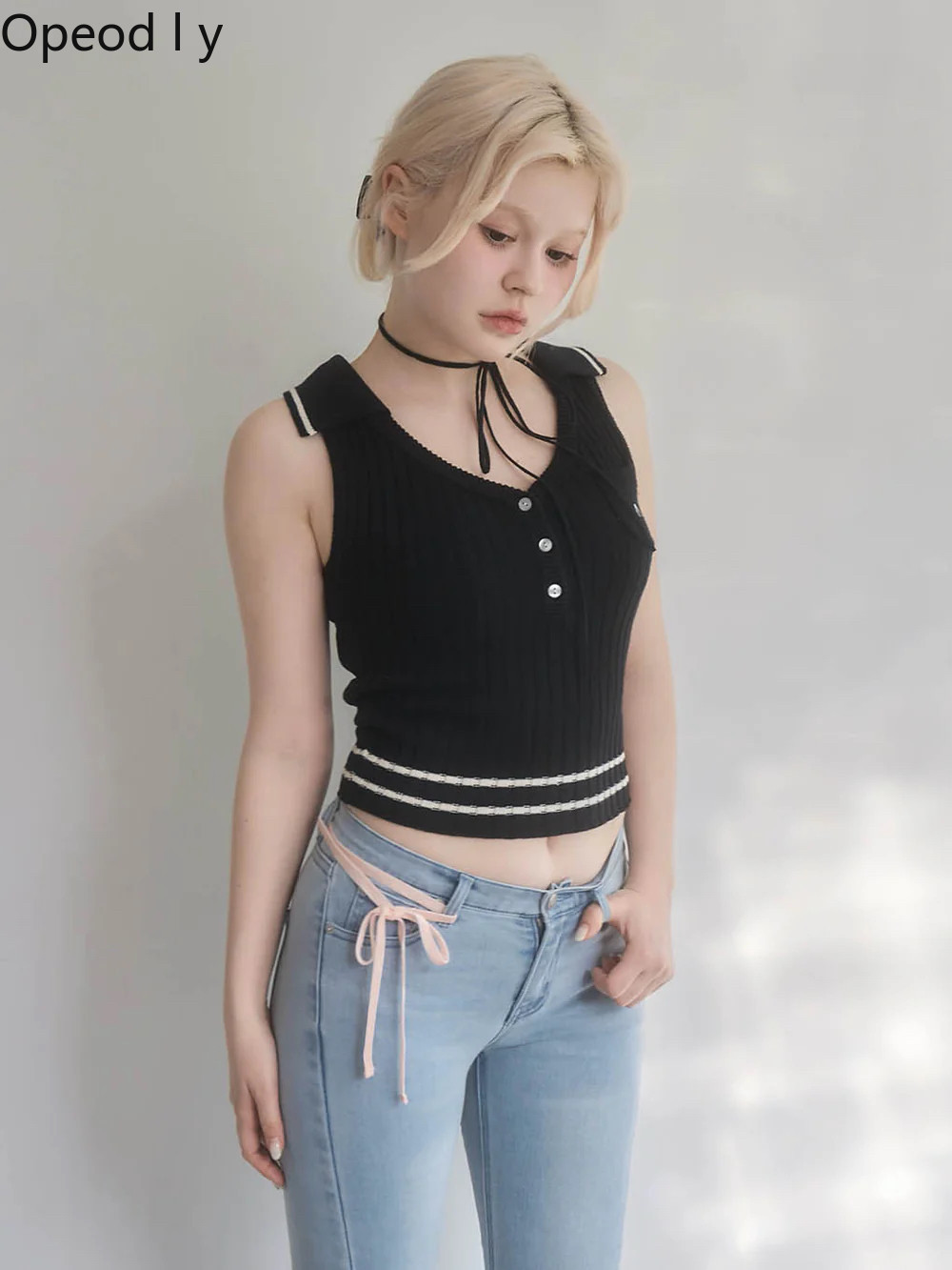 Japanese Sweet Lapel Twist V-n - đánh giá và giá Suspender Tank Top